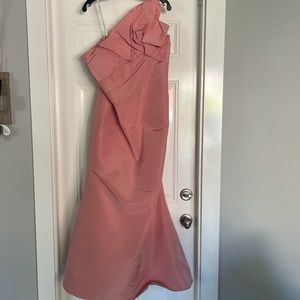 Oscar De la Renta full length peach gown size 14